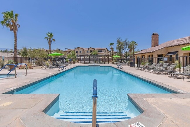 Building Photo - Vineyards at Palm Desert Apartment Homes