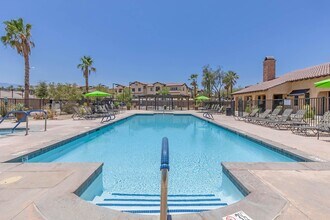 Building Photo - Vineyards at Palm Desert Apartment Homes