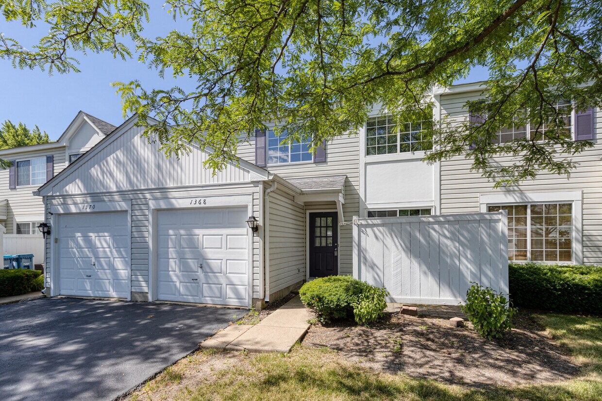 1368 Normantown Rd, Naperville, IL 60564 Condo for Rent in Naperville