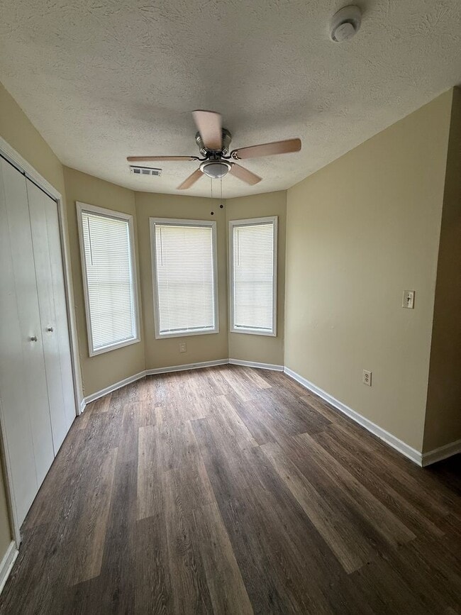 Foto del edificio - 2/2.5 Townhome in the heart of downtown Douglasville