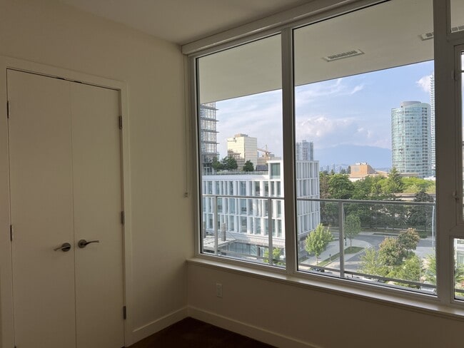 Photo du bâtiment - 6288 Cassie Ave