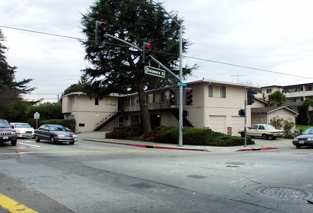 Foto del edificio - 525 E Poplar Ave