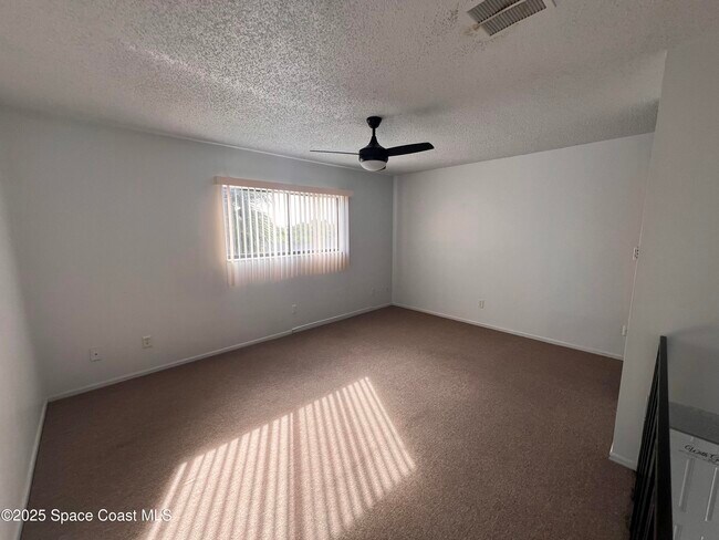 Building Photo - 3818 Overlook Dr