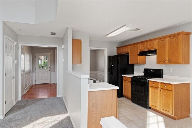 Building Photo - 9155 Friarbridge Dr