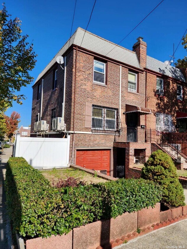 Primary Photo - 149-01 Reeves Ave