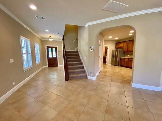 Building Photo - Experience the Best of South Austin Living...