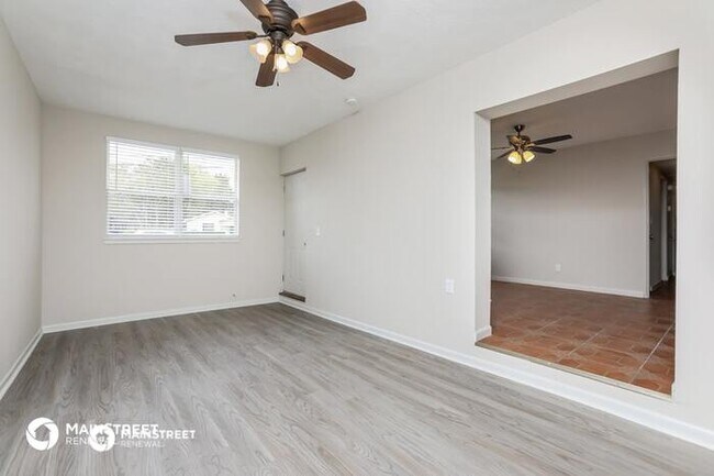 Building Photo - 721 N STONE ST, DELAND, FL 32720