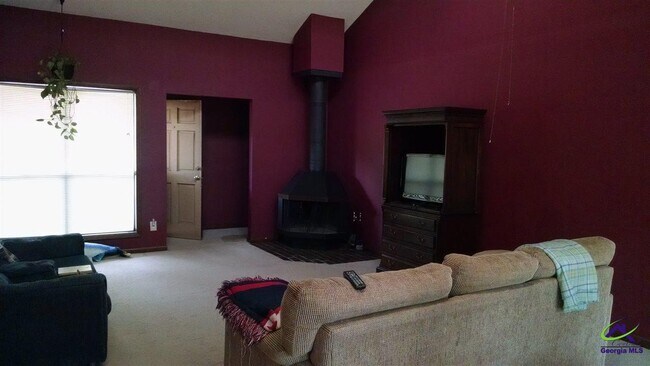 Building Photo - 207 Hickory Glen