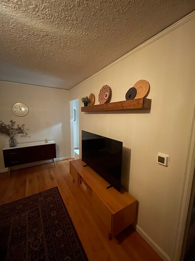 Foto del edificio - 1823 N Watts St