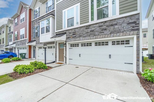 Building Photo - 1811 Barkadeer Cove