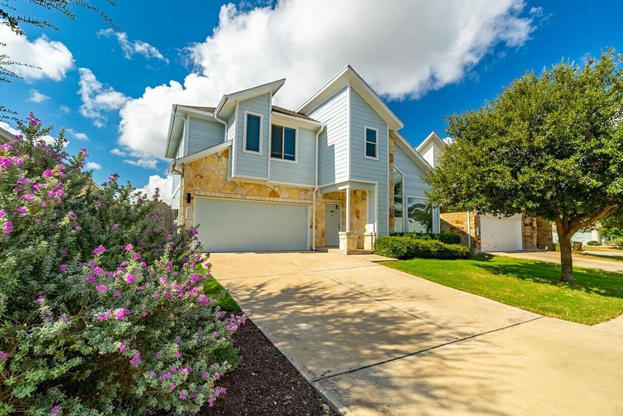 Primary Photo - Stylish Addison Gem with Modern Elegance a...