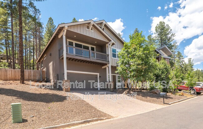 Foto del edificio - 781 N Forest View Dr