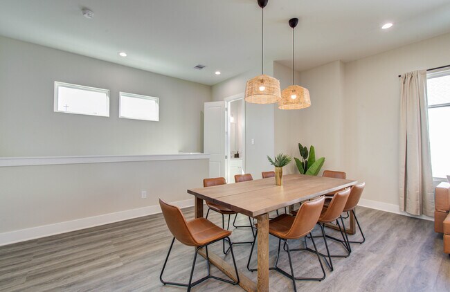 Foto del edificio - 8320 Curry Rd