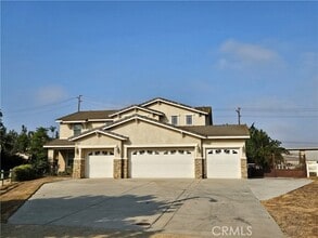 Building Photo - 410 Caliente Dr