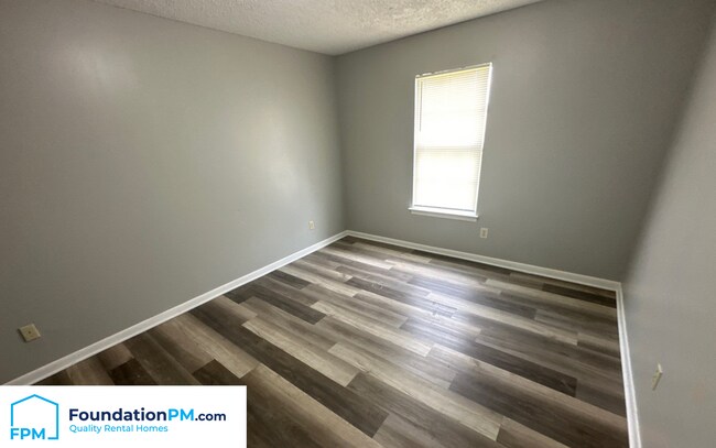 Building Photo - 2516 Rammesses Ave