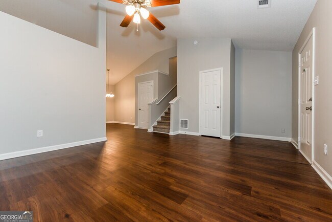 Building Photo - 338 Brookside Dr