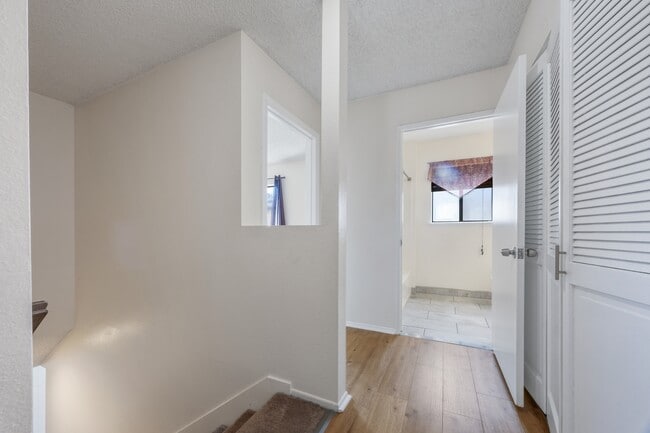 Foto del edificio - 515 W Gardena Blvd