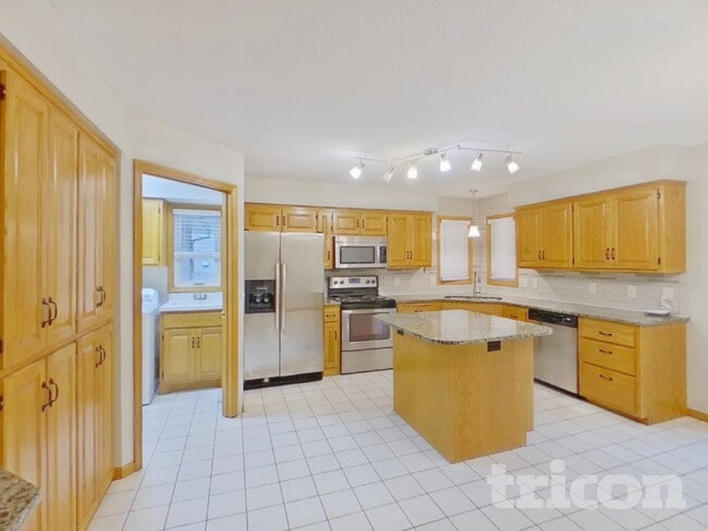 Foto del edificio - 19405 Baldwin Cir NW