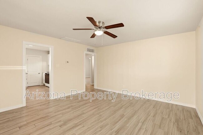 Foto del edificio - 805 E Turney Ave