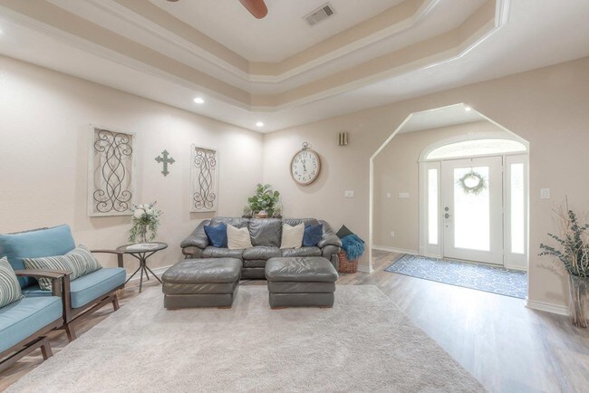 Foto del edificio - 8355 E Bridgefield Rd