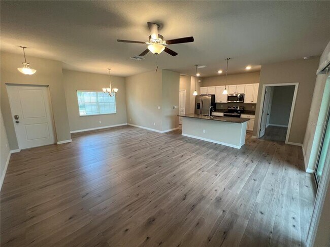 Building Photo - 3771 S San Mateo Dr