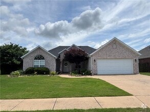Building Photo - 3201 SW Camden Dr