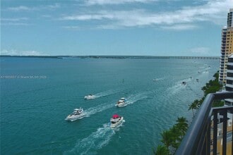 Building Photo - 540 Brickell Key Dr