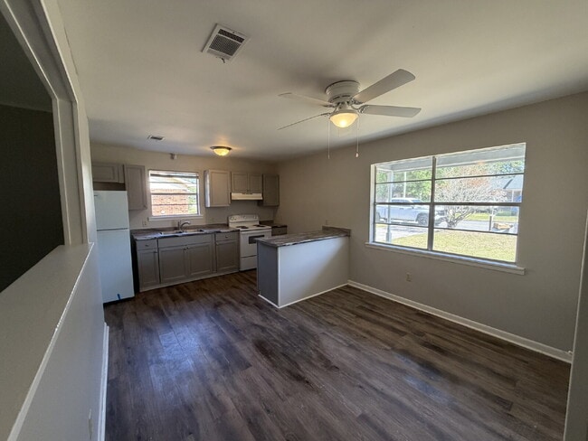 Foto del edificio - House for Rent