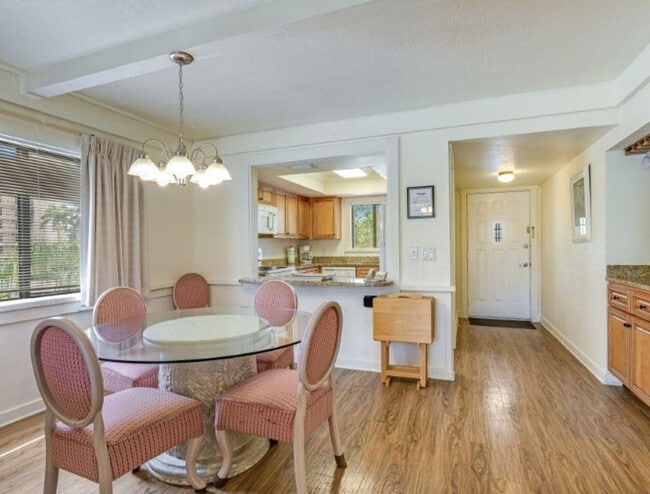 Foto del edificio - 7785 Estero Blvd