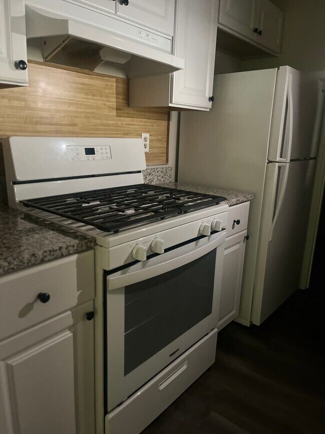 Foto del edificio - 5504 Windwood Rd