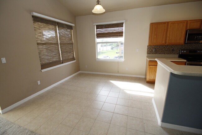 Building Photo - 1015 Venetian Dr