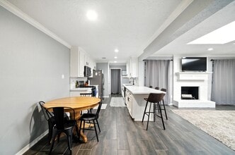 Building Photo - 10322 Sageplum Dr