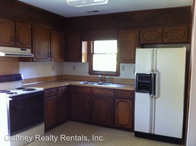 Primary Photo - 2 br, 1 bath Apartment - 248 Stewart Rd