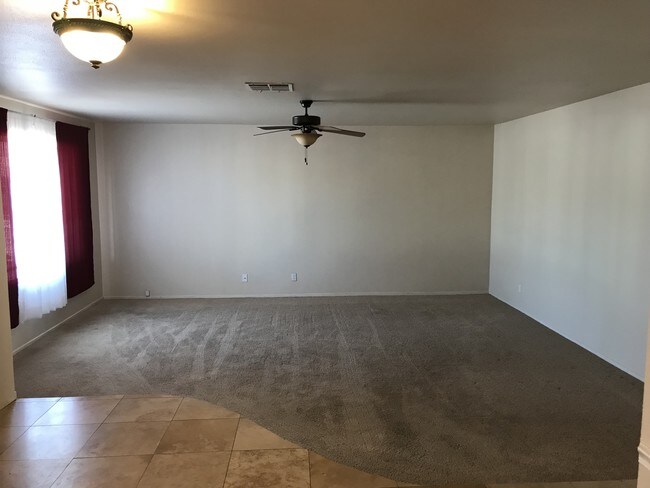 Foto del edificio - 3219 Lark Cir