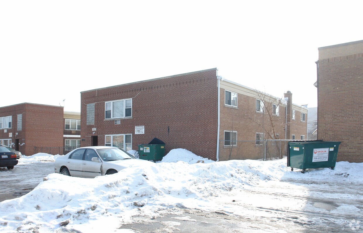 Building Photo - 10531 Crown Rd
