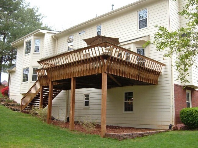 Building Photo - 2812 Regents Park Ln