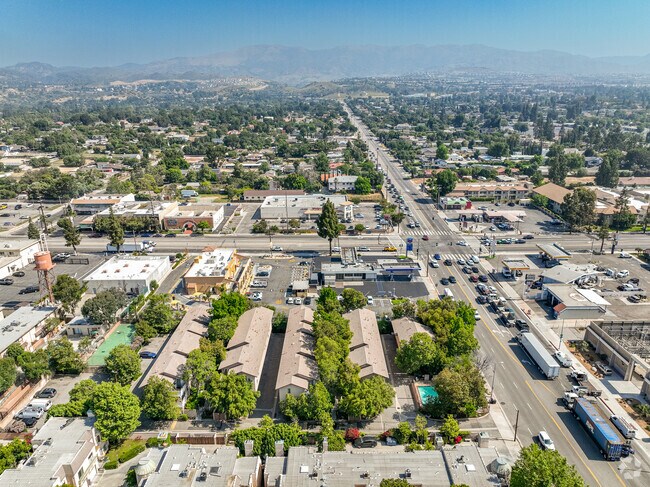 Building Photo - Sierra Villas