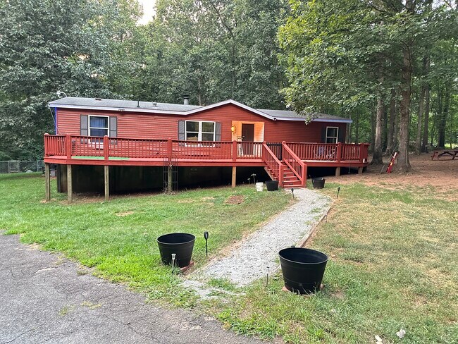 Building Photo - 9561 Rockfish River Rd