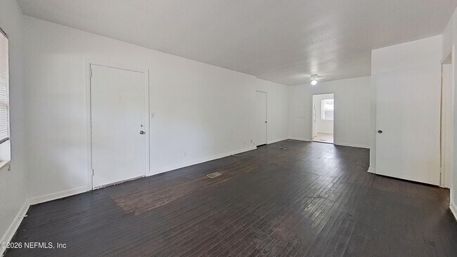 Foto del edificio - 1464 Holmesdale Rd