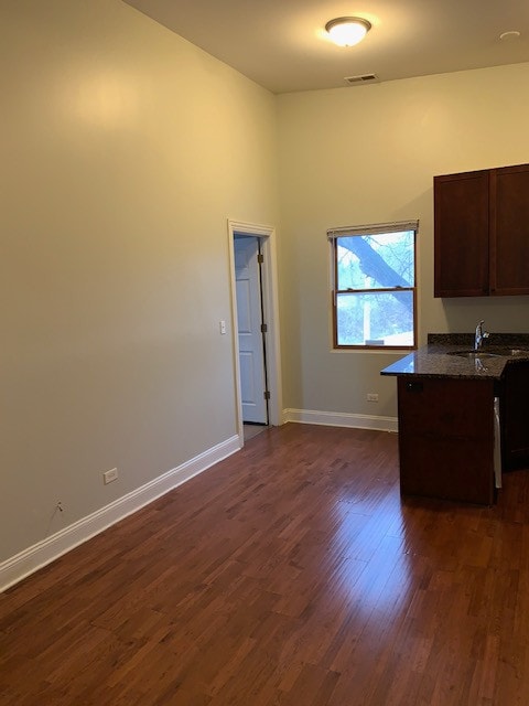 Building Photo - 28W520 Highlake - 201