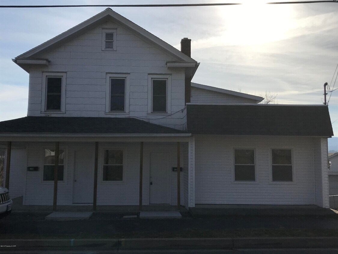 Primary Photo - 648 Main Rd