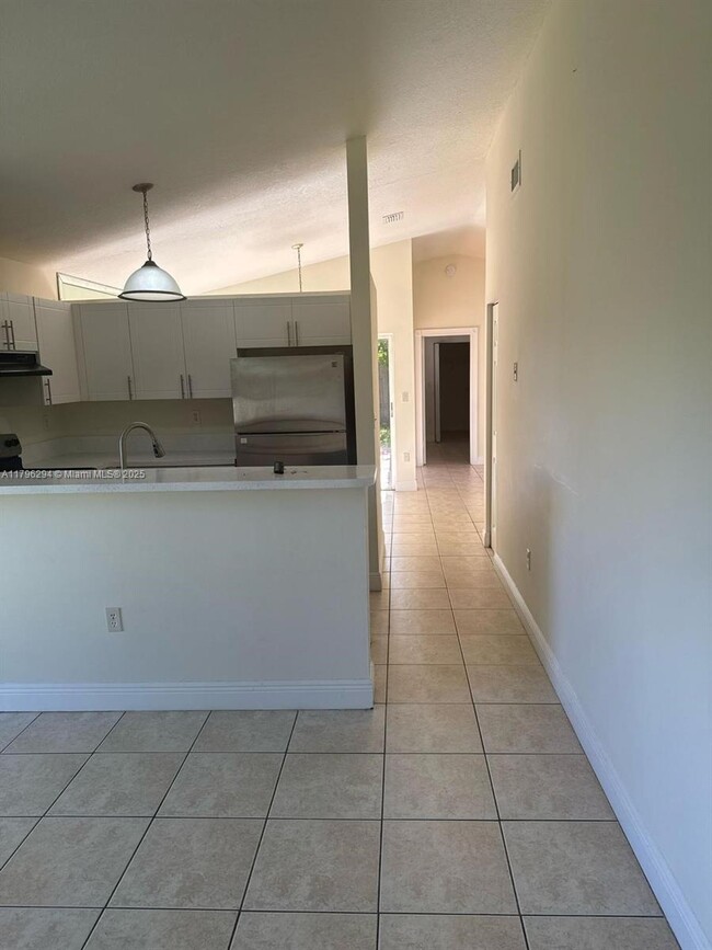 Building Photo - 9848 SW 117th Pl