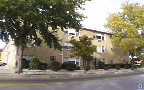 Primary Photo - 4004 W Howard St