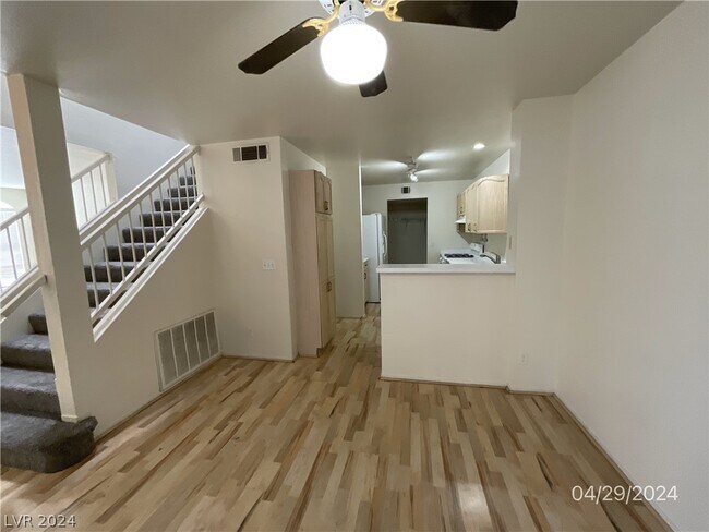 Foto del edificio - 2608 Peat Moss Ave