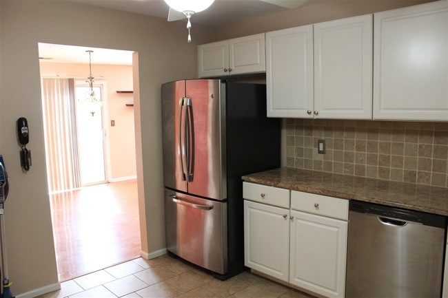 Building Photo - 5 Mulberry St