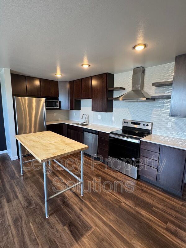 Foto del edificio - 202 E Greenfield Ln