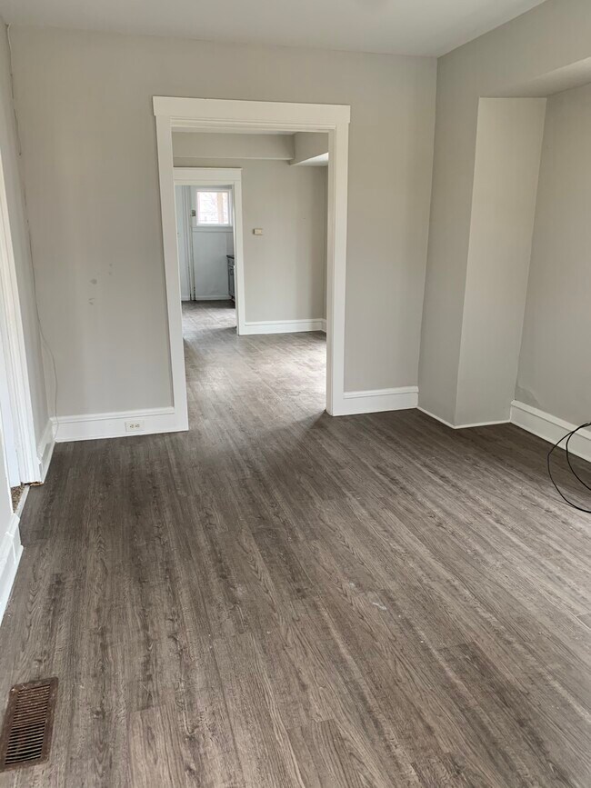 Living Room - 524 Walnut St