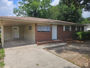 Building Photo - 1703 Larry Ave