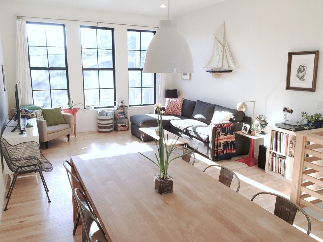 Foto principal - 2415 SE Division St