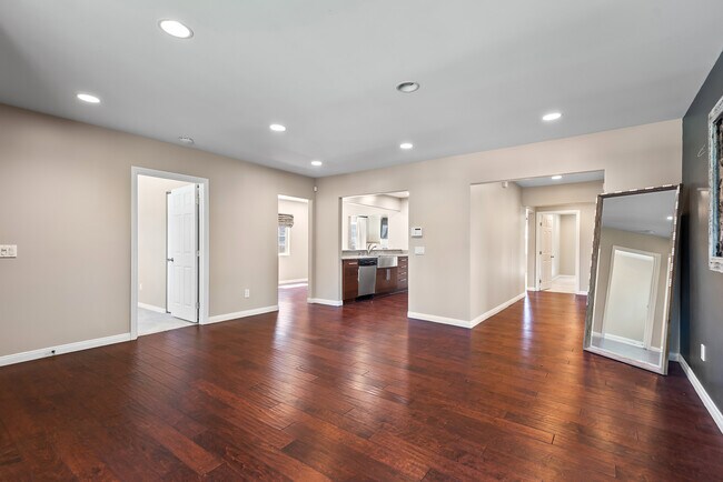 Building Photo - 18005 Bullock St